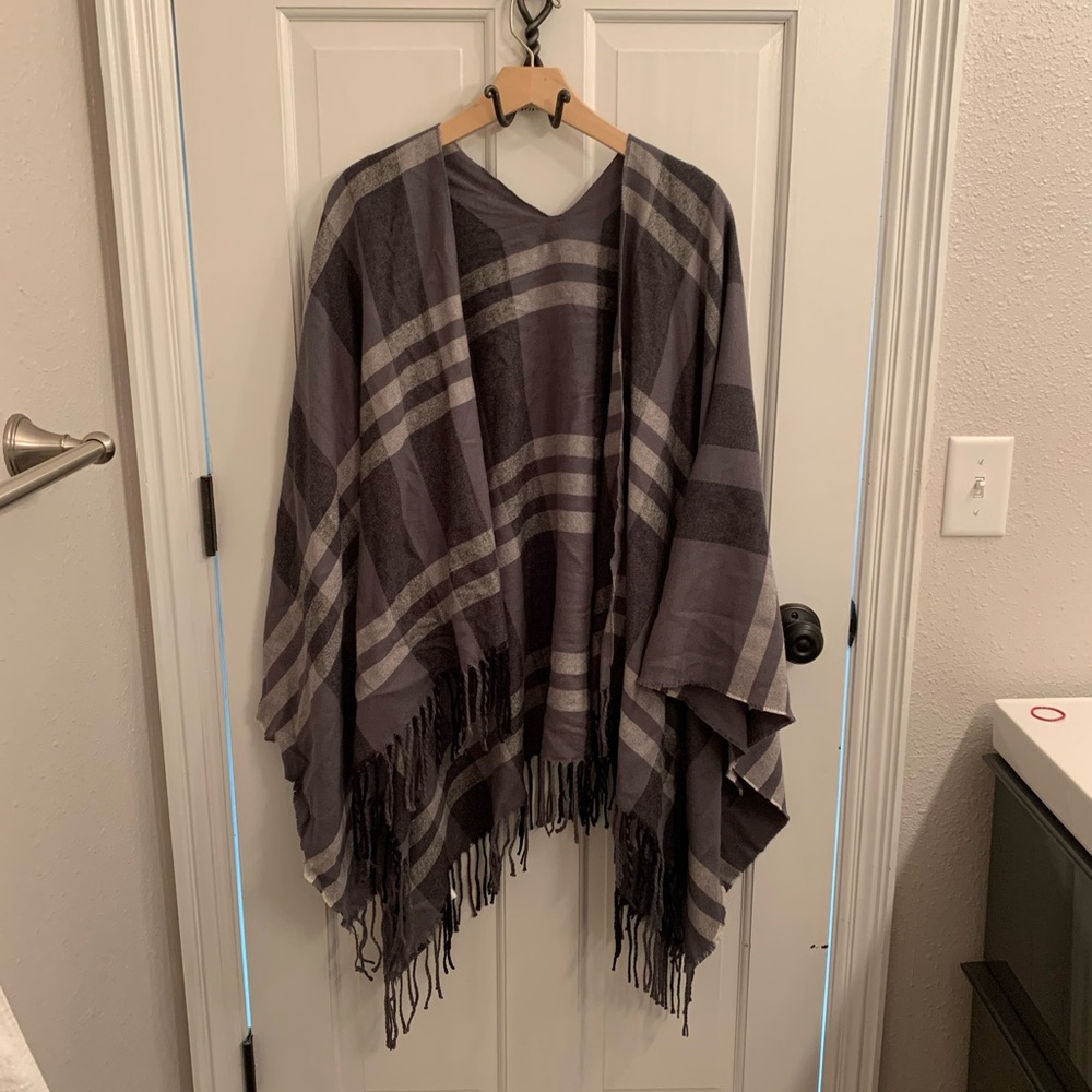 SIIZU cape scarf blue/gray plaid with fringe